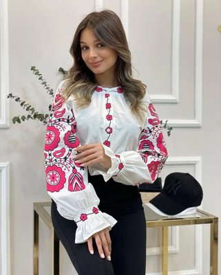 Жіноча вишиванка з українським орнаментом на гудзиках з червоним орнаментом M Біла A-005302 фото